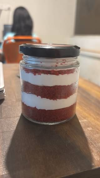 Red Velvet And Oreo Chocolate Jar Cakes