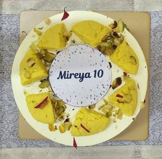 Rose Petals N Pistachio Rasmalai Cake