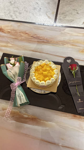 Juicy Mango Delight Cake