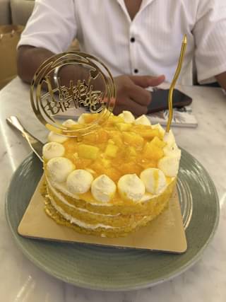 Juicy Mango Delight Cake