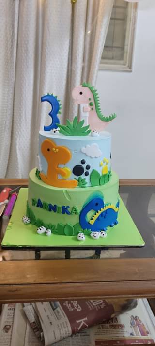Dino Cream Cake