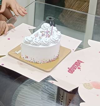 Luscious creamy Half Cake