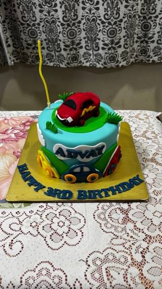 Cartoon Travel Car Fondant Cake