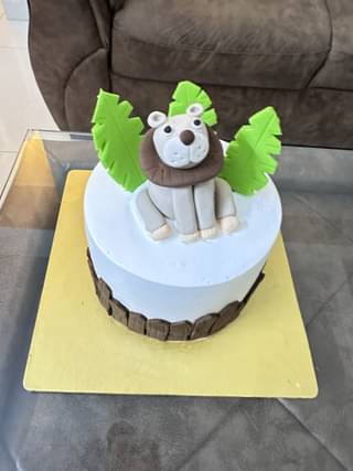 Jungle Joy Lion Cake