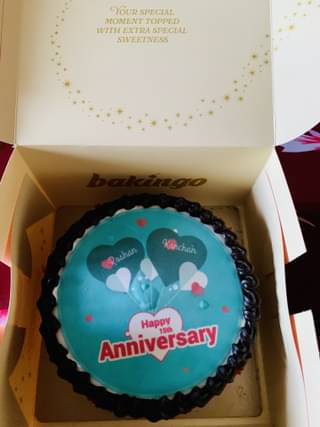 Creamy Blue N White Photo Anniversary Cake