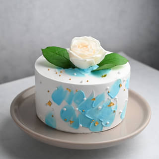 Blue N White Theme Cake