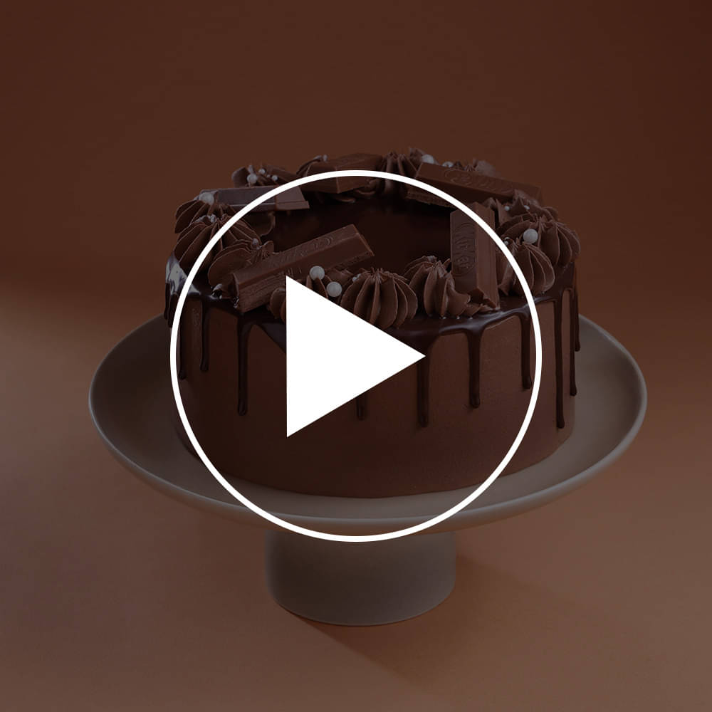 KitKat Swirls Drip Cake