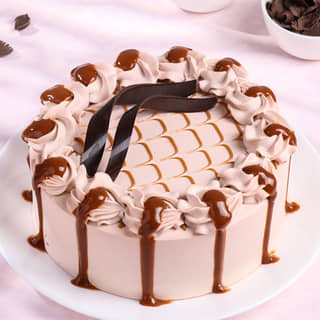 Dripping Caramel Cake (Top View) Dripping Caramel Cake