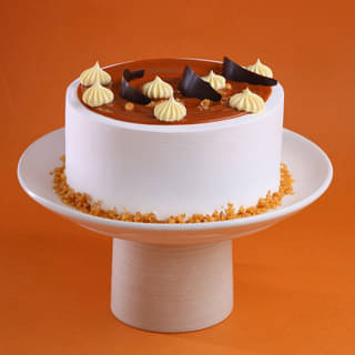 Front View of Caramel Crunch Butterscotch Cake Front View of Caramel Crunch Butterscotch Cake