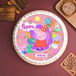 Top View of Chic Peppa Pig Cake