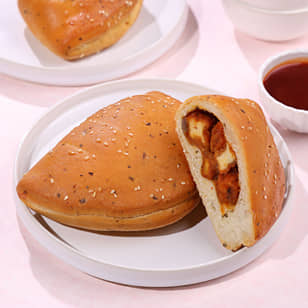 Chilli Paneer Calzone