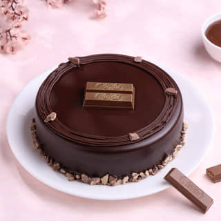 KitKat Chocolate Truffle Cake