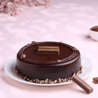 Front View of KitKat Chocolate Truffle Cake