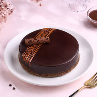 Rich Chocolate Truffle Cake