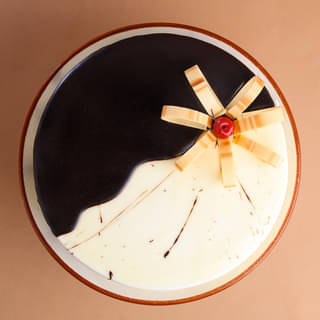 Front View of Choco Vanilla Cake Front View of Choco Vanilla Cake