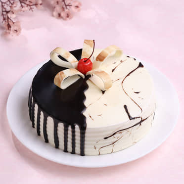 Chocolate & Vanilla Drip Cake