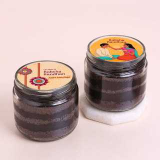 Side View of Chocolate Jar Cakes Side View of Chocolate Jar Cakes