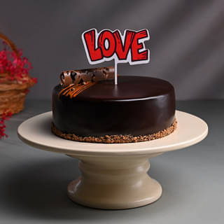 Top View Valentine Chocolate Truffle Cake 