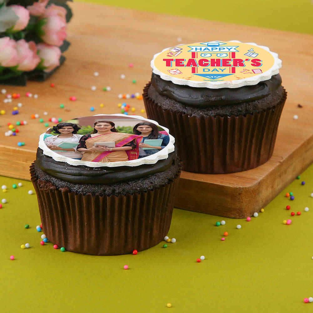Teachers Day Personalised Cupcakes: 2pcs Set of Two Personalised Teachers Day Cupcakes