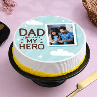 Heroic Fathers Photo Cake Round Fathers Day King Photo Cake