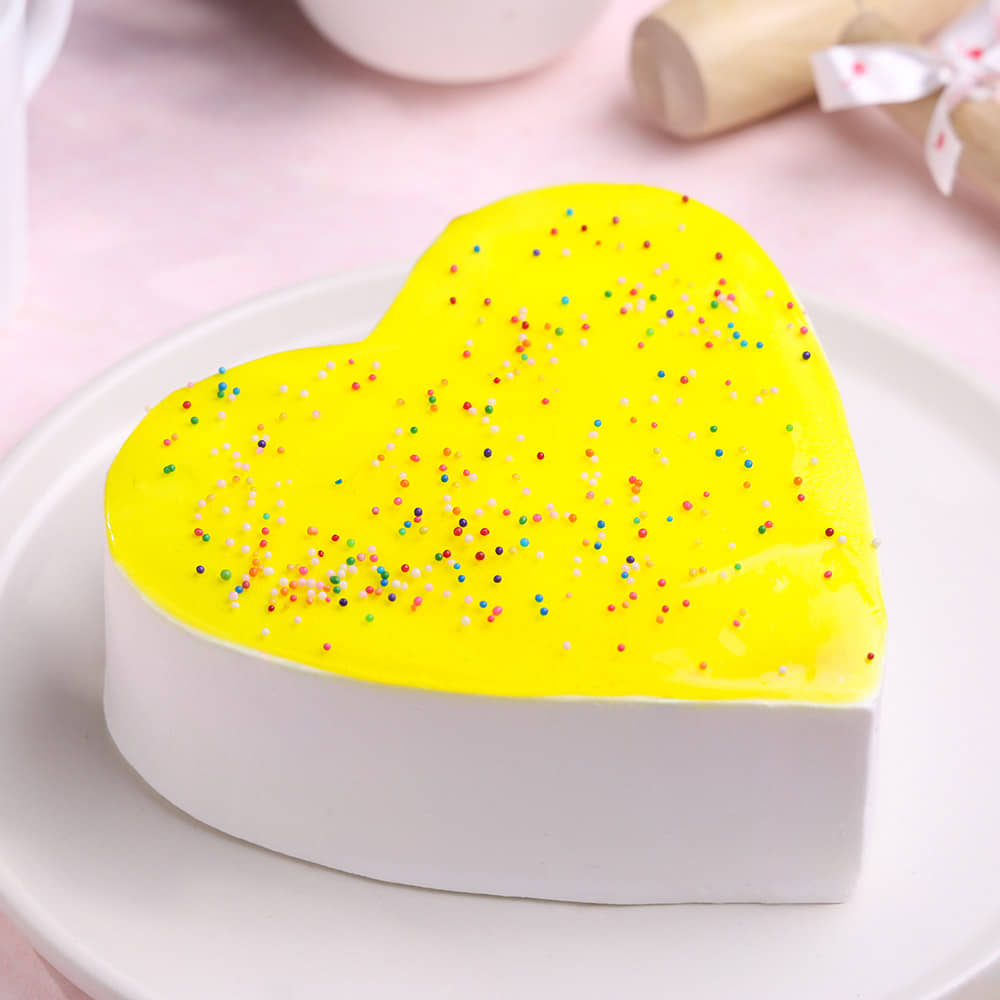 Heart Shape Yellow Mens Day Pinata Cake