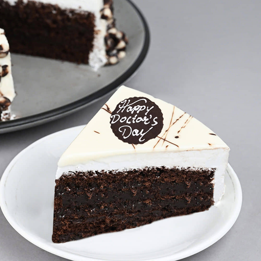 Send Delicious Doctors Day Cakes Online