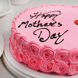Zoom View of Round Vanilla Strawberry Cake for Mothers Day 