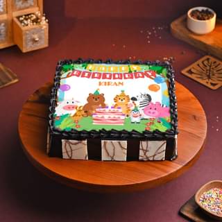 Top View of Dreamy Jungle Photo Cake