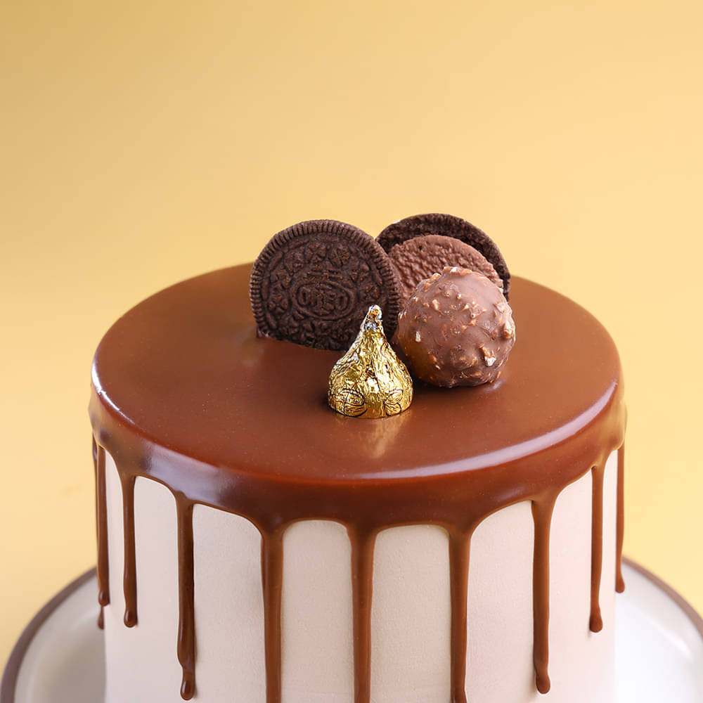 Drip Drop Tall Milk Choco Cake