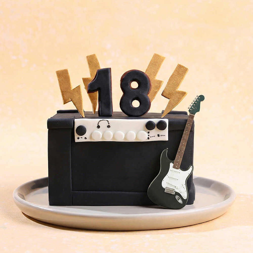 Side Angled View of Electric Guitar Amplifier Cake