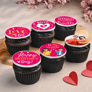 Packaging View of Multi Flavour Cup cakes For Valentines Day