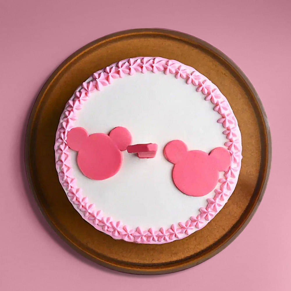 Top View of First Birthday Minnie Cake