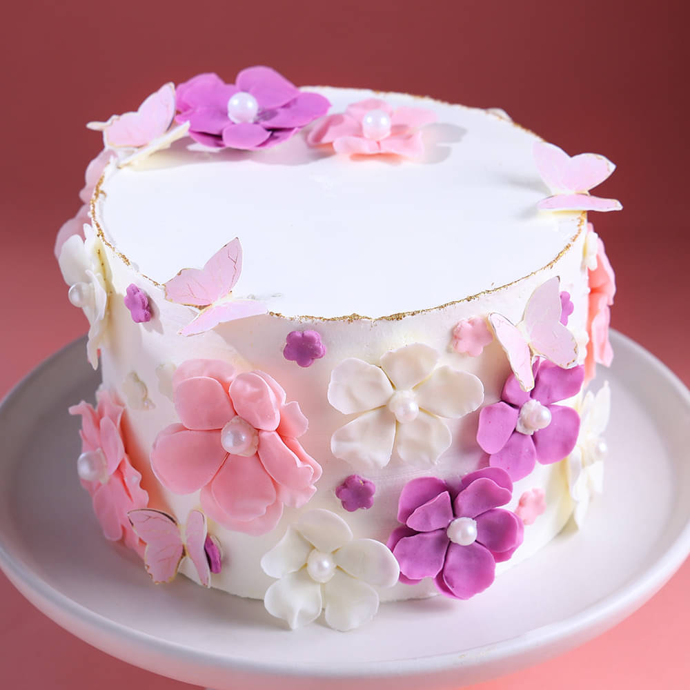 Floral Cake with Pastel Flowers and Pearls