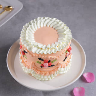 Front View of Floral Vintage Cake