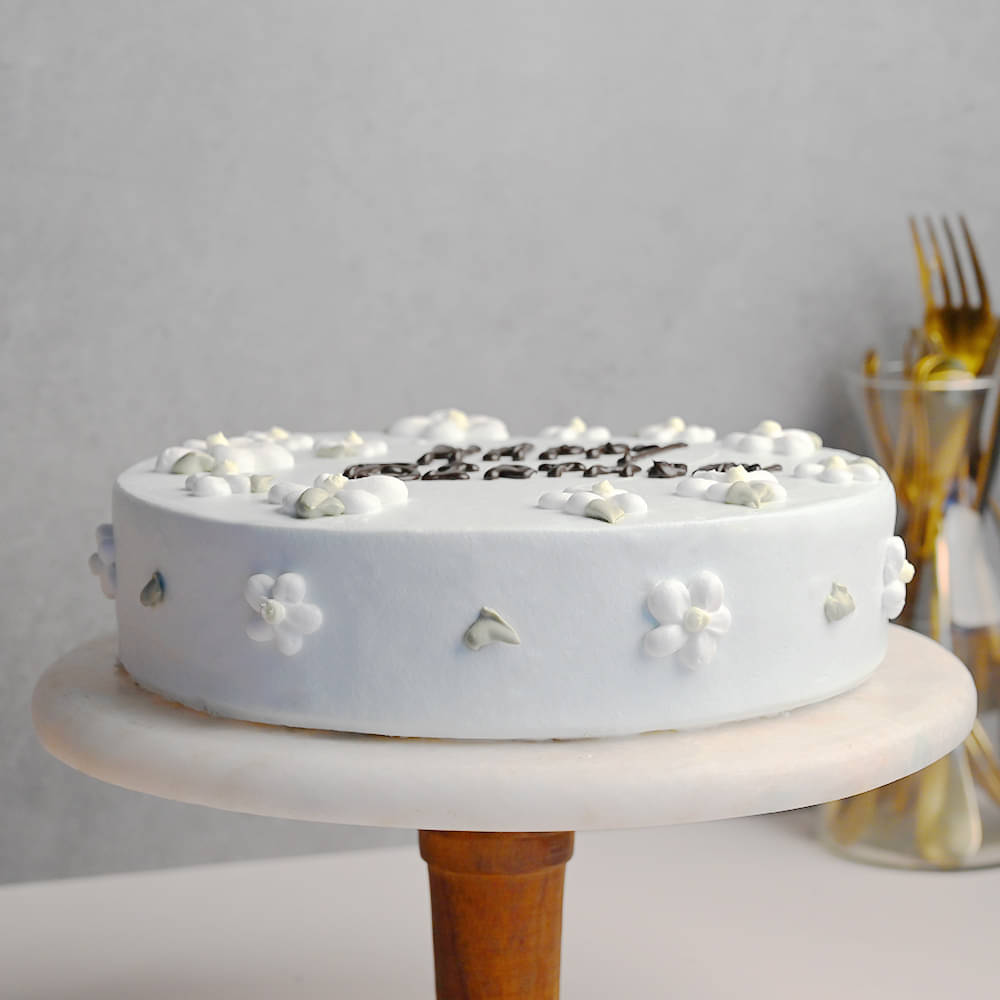 Creamy Flower Chocolate Cake Side View Pastel Chocolate Cream Cake