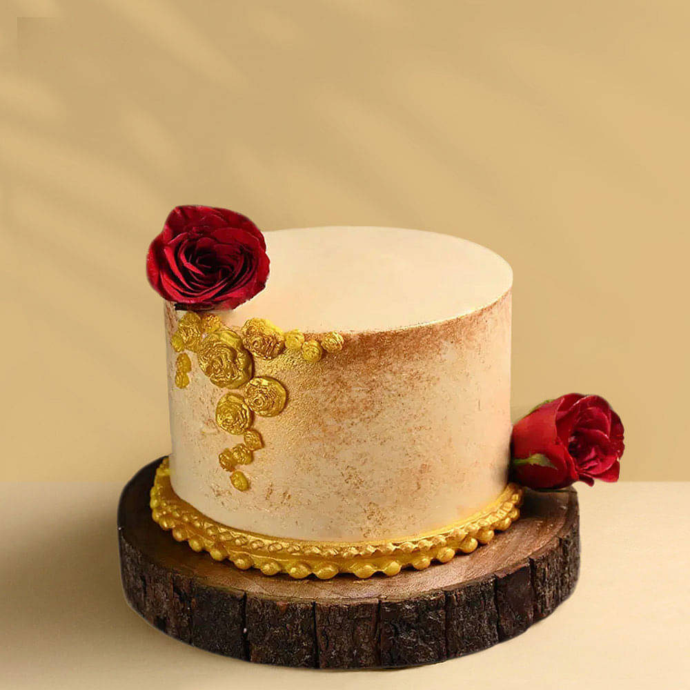 Golden Charm Wedding Cake