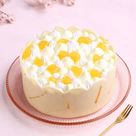 Golden Pineapple Paradise Cake