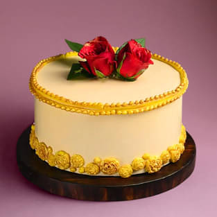 Golden Rose Wedding Cake