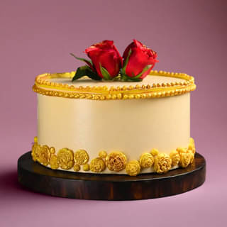 Side View of Golden Rose Wedding Cake