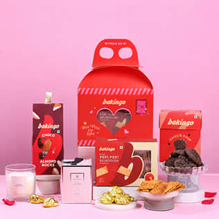 Gourmet Delights N Candle Hamper