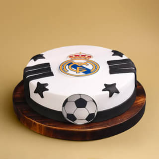 Top View of Hala Madrid Fan Cake Top View of Hala Madrid Fan Cake