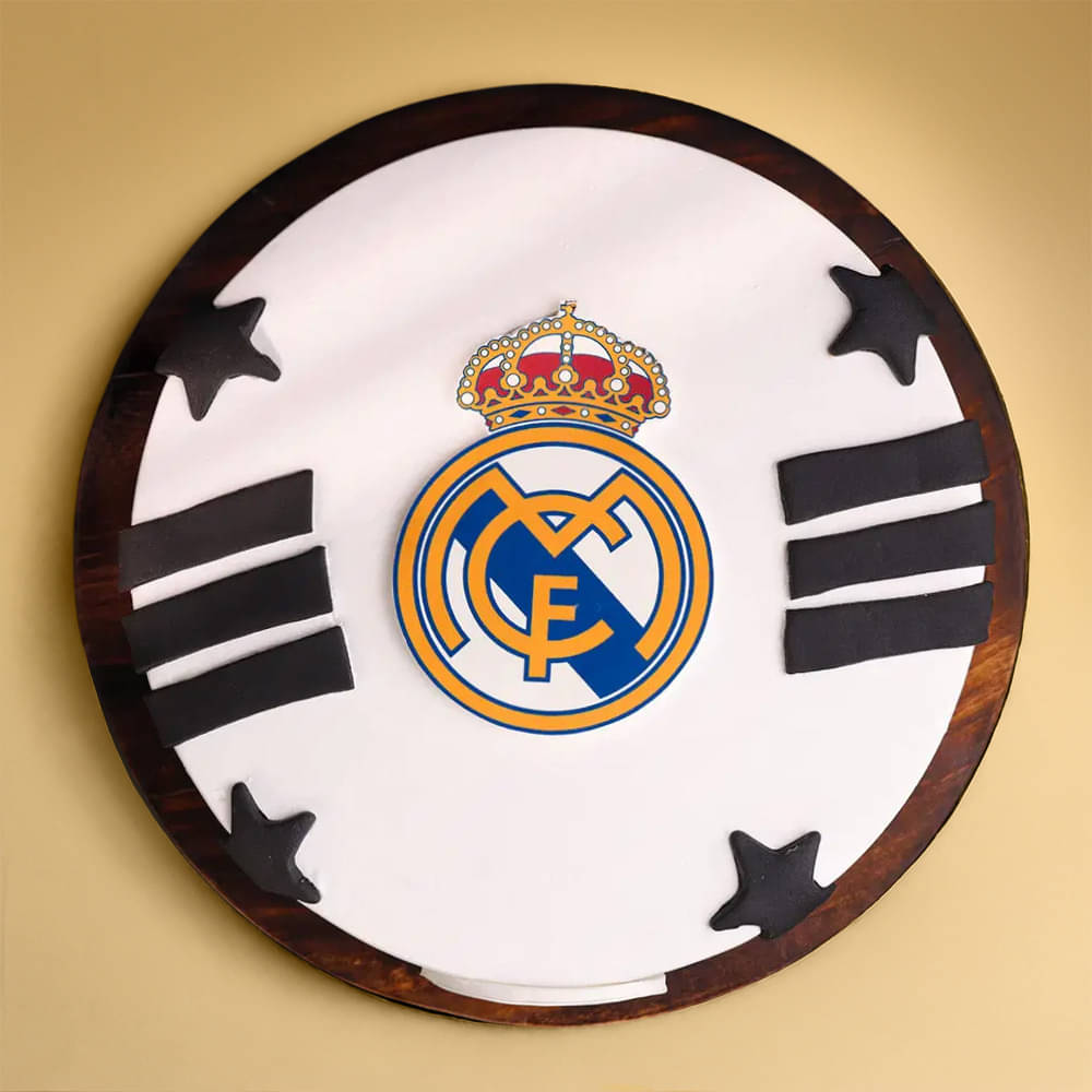 Side View of Hala Madrid Fan Cake