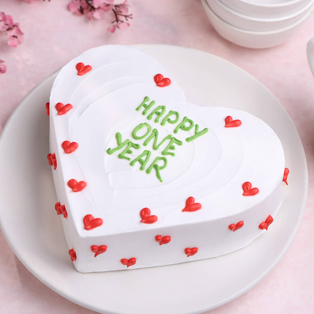 Side View of One Year Heart Pineapple Cake
