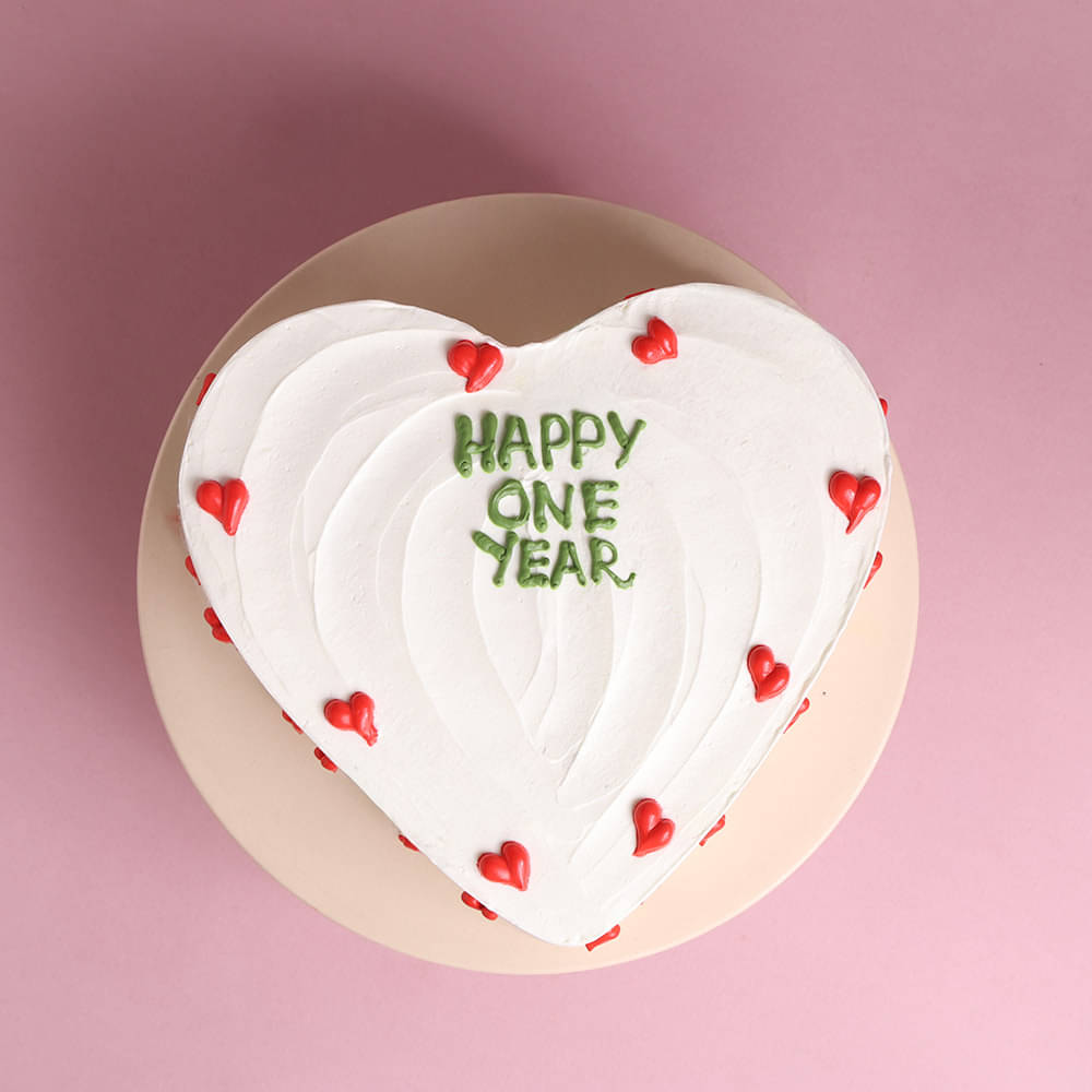 Side View of One Year Heart Pineapple Cake