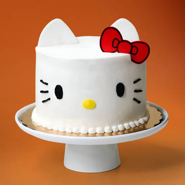 Hello Kitty White Cream Cake