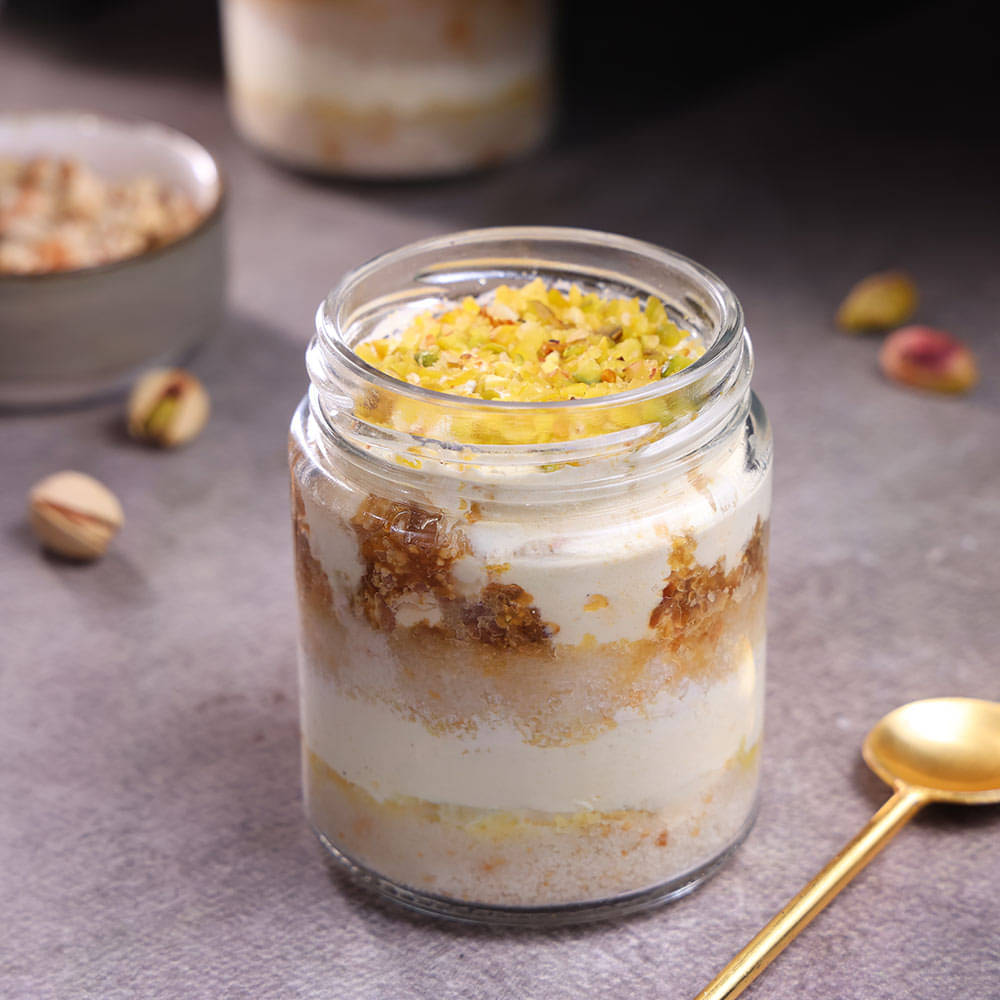 Holi Special Thandai Gulkand Jar Cake