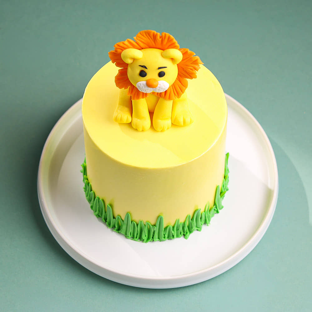 Jungle King Bento Cake