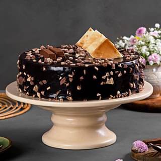 Front View of KitKat Chocolate Truffle Cake