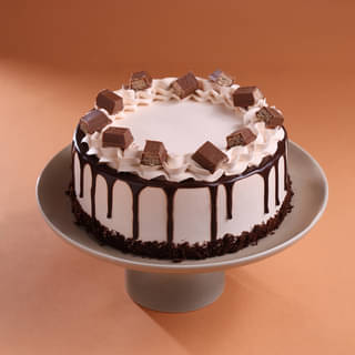 KitKat Drip Cake KitKat Drip Cake