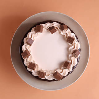 Top View of KitKat Drip Cake Top View of KitKat Drip Cake